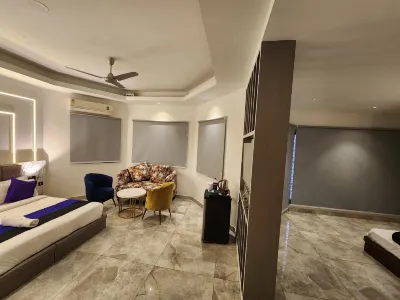 SQUARE 9 INN Hotel a 