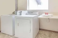 Super 8 by Wyndham Morris