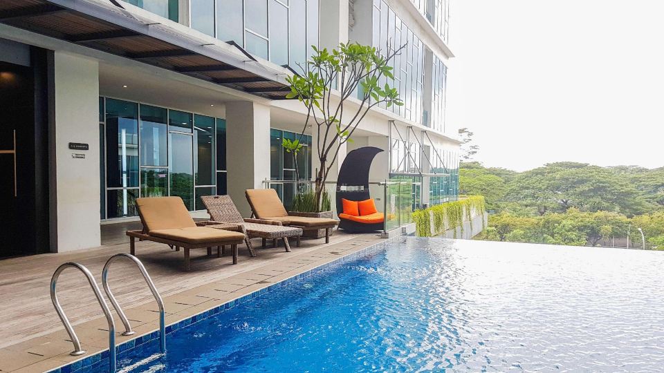 Cozy 1Br Brooklyn Alam Sutera Apartment by Travelio