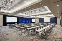 The Lofton Hotel Minneapolis, Tapestry Collection by Hilton - Parking