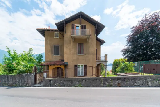 Bright and Cozy in Menaggio by Wonderful Italy