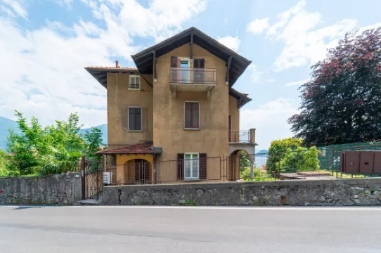 Bright and Cozy in Menaggio by Wonderful Italy