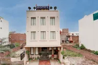 Hotel Taj Holiday