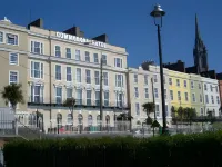 코모도어 호텔 코브 Cobh Cathedral 주변 호텔