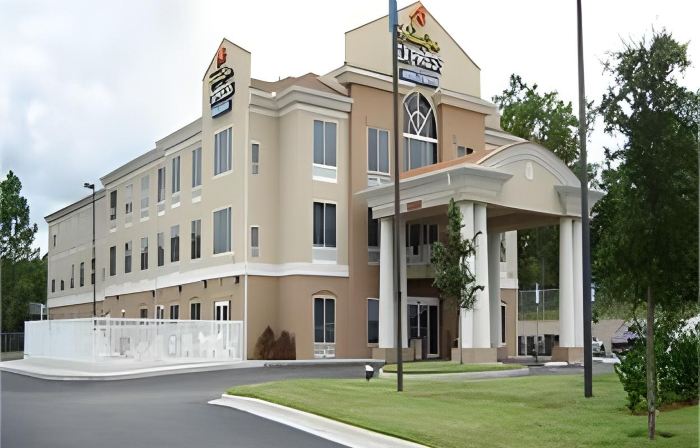 Holiday Inn Express & Suites BROOKSVILLE WEST by IHG