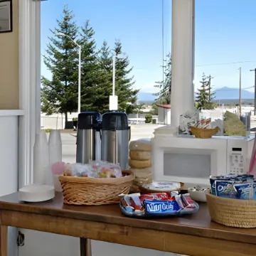 Travelodge by Wyndham Everett City Center