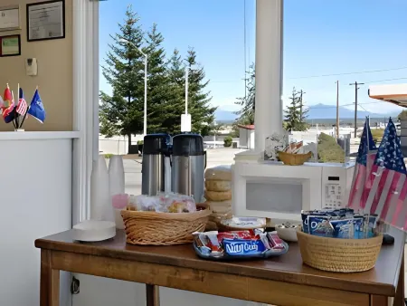 Travelodge by Wyndham Everett City Center