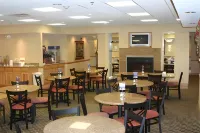 Holiday Inn Express & Suites Elkhart-South by IHG - breakfast