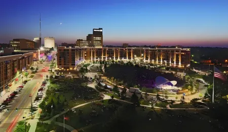 Holiday Inn Express & Suites OMAHA DOWNTOWN - OLD MARKET by IHG