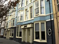 Harry's Hotel & Restaurant Hotels in Llanrhystud