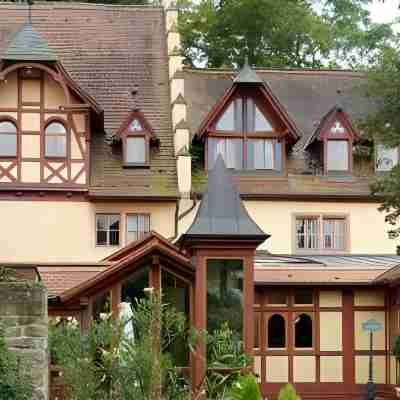 Schlosshotel Weyberhofe Hotel Exterior