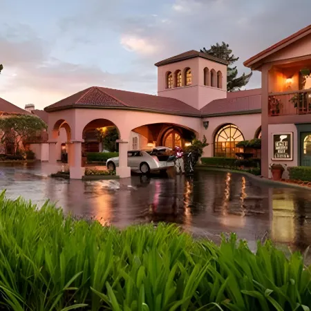 Half Moon Bay Lodge