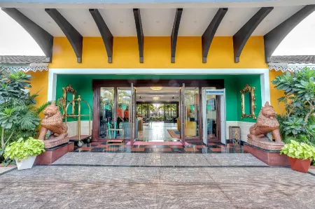 Mayfair on Sea, Morjim Beach, Goa Отели в г. Морджим