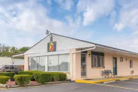Super 8 by Wyndham Centerville-Richmond Các khách sạn ở Centerville