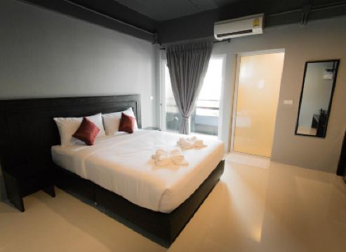 โรงแรม บี-แบล็ค ชลบุรี