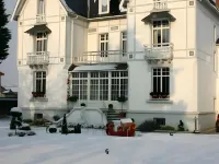 La Roseraie Hotels in Courset