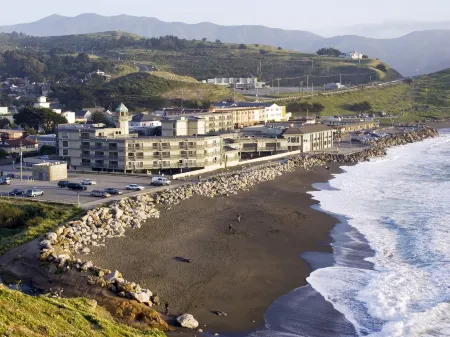 Pacifica Lighthouse Hotel Trademark Collection by Wyndham