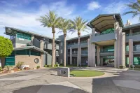 Best Western Plus Sundial - موقف سيارات