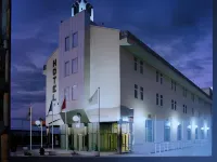 Hotel Ciudad de Fuenlabrada Отели рядом с достопримечательностью «Universidad Rey Juan Carlos»