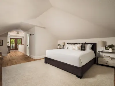 1313 West Luxury Boutique Hotel
