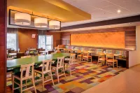Fairfield Inn & Suites Monaca Hotels in Center Township