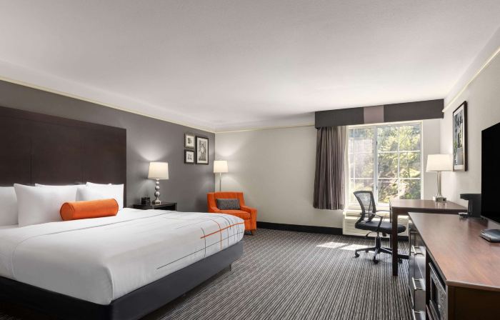 La Quinta Inn & Suites by Wyndham Santa Clarita - Valencia