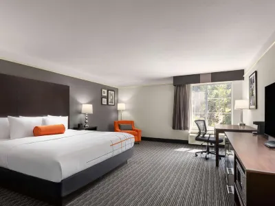La Quinta Inn & Suites by Wyndham Santa Clarita - Valencia Hôtels à : Stevenson Ranch