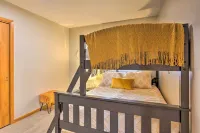 Sleek Deadwood Getaway < 1 Mi to Downtown! - Kitchens