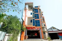 Super OYO 1251 Residence 8 - Pensions