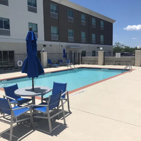 Holiday Inn Express & Suites JUNCTION by IHG