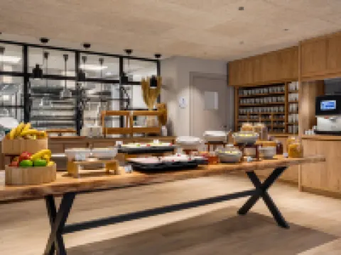 ホリデイ イン エクスプレス ポルト ボアヴィスタ by IHG ポルトのホテル