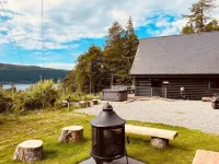 Lodges on Loch Ness