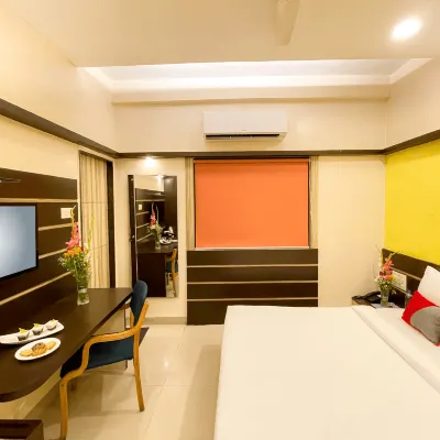 Hotel Golden Treat Hotels near Rajwada Indore