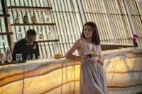 Aruna Senggigi Resort & Convention - bar