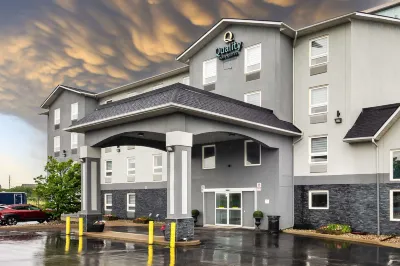 Quality Inn & Suites Hotels in Stoney Creek