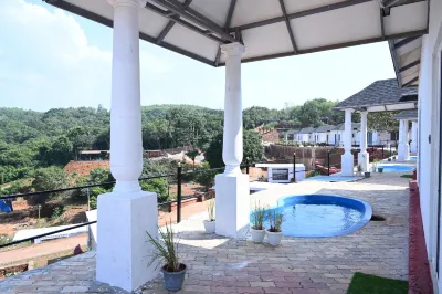 Revellers Resort 할프 문 비치 주변 호텔