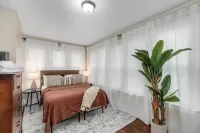 Bright And Newly Remodeled Apartment Near Emu 1 2 Bedroom Apts Hotels in Ypsilanti