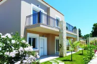 Azure Beach Villas Отели в г. 