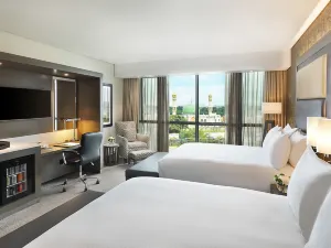 Legend Hotel Lagos Airport, Curio Collection by Hilton