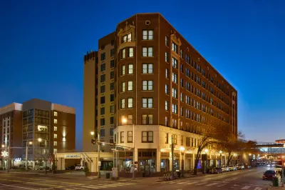 DoubleTree by Hilton Hotel Memphis Downtown Các khách sạn ở Memphis