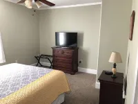 F1, Downtown St. Augustine, POOL, beaches, free onsite parking!
