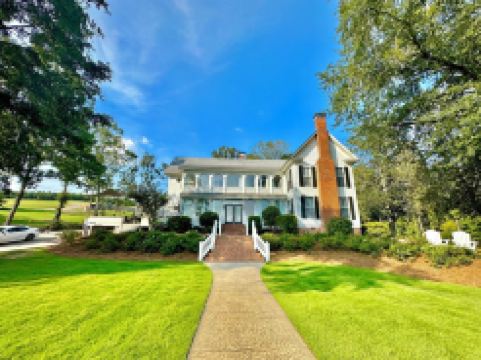 Getaway at the "Gardenia" Suite -Pool, Hottub, Kayaks, Fire Pit, & Lake Access!