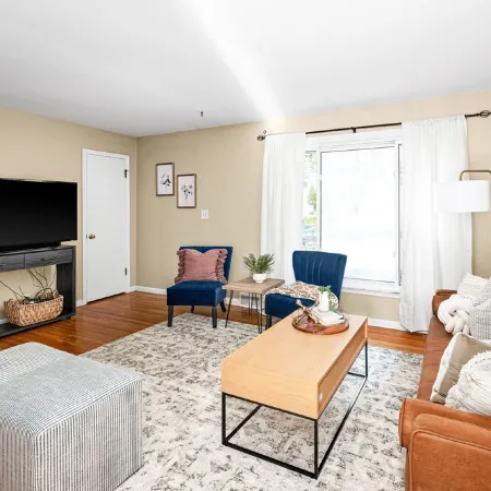 Buffalo Bliss - Near Universities and Natural Areas-Large Deck and Backyard