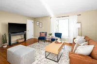 Buffalo Bliss - Near Universities and Natural Areas-Large Deck and Backyard