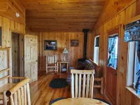 L Diamond E Guest Cabin #2. Rural Luxury close to everything.