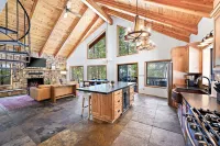 Strawberry Creek Retreat: Refined A-Frame Cabin W/AC