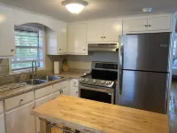 Lake Sinclair Cottage! Open Water Views, 2Br/1BA, Kayaks, Dock Access.Near Ramps