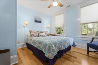 Walk to Downtown Brevard  Pets Welcome Large Fenced Yard Porches Biking Hiking Hotels in Brevard