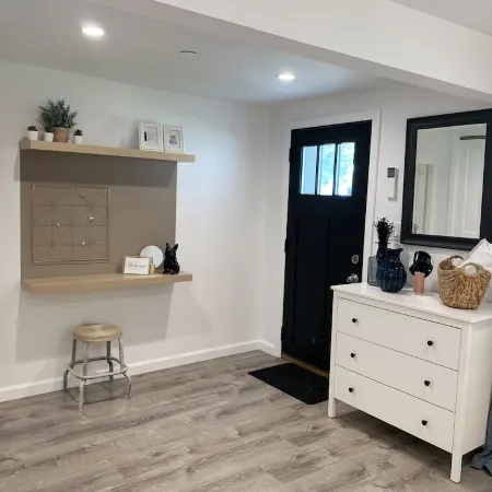 Stylish Tarrytown Studio - Walk to Train & Main St