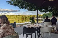 5-bed house with pool in Dordogne, walk to beach and restaurants Hotels in Saint-Estephe